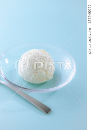 Delicious ice cream 125340062