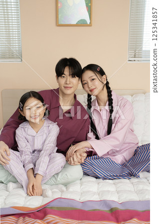 A family coloring together 125341857