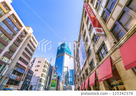 Tokyo cityscape in Japan on April 21st. View of the redevelopment project of Nihonbashi 1-chome. In a new era... = Reiwa 7 125342379