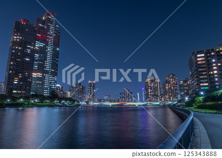 隅田川與城市夜景 125343888