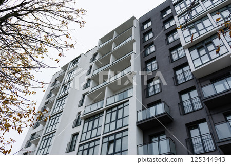 NIK_2008.NEF 125344943