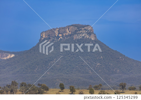 A flat topped mountain in Capertee Valley in regional Australia 125345299