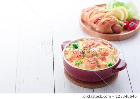 Crispy baked shrimp gratin 125346646
