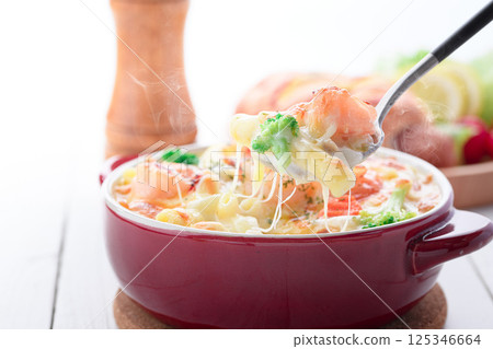 Crispy baked shrimp gratin 125346664