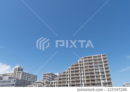 在藍天的豪宅 125347266