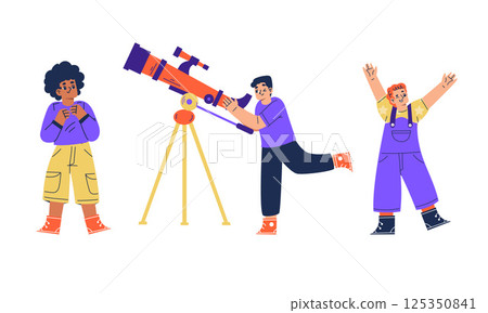 Exploring the Universe with Close Friends using a Telescope for Stargazing Adventures 125350841