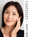 中年女性美麗形象 125352051