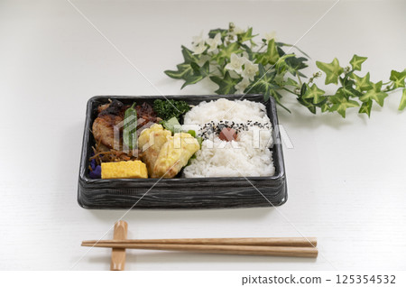 由於電暈的影響，帶外帶午餐用餐 125354532