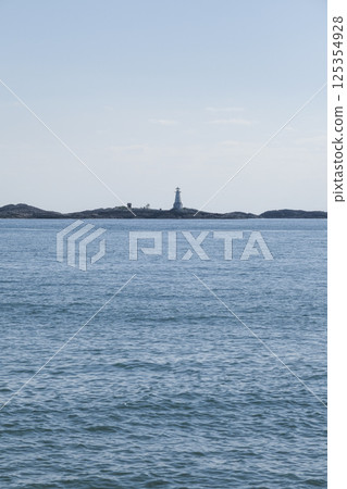 位於三三津海岸外的三三津燈塔 位於三三津海岸外的三三津燈塔 125354928