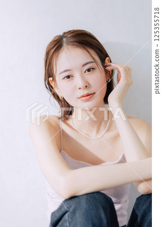 年輕女性的美麗形象 125355718