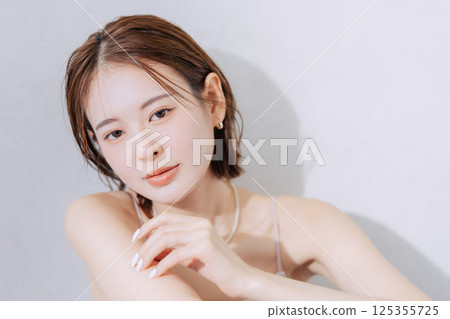 年輕女性的美麗形象 125355725