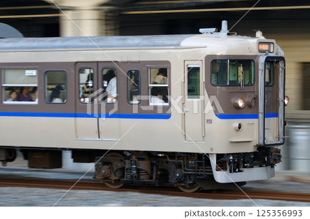 [JR-V] 白備線 115系列車 (岡山更新顏色) 125356993