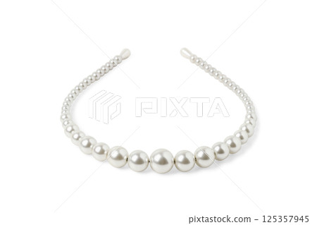 Pearl necklace Pearl necklace 125357945