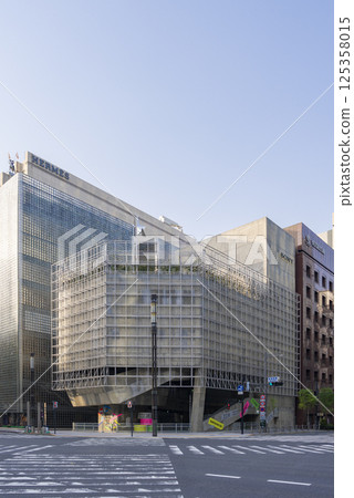 [Vertical photo] Ginza Sony Park 125358015