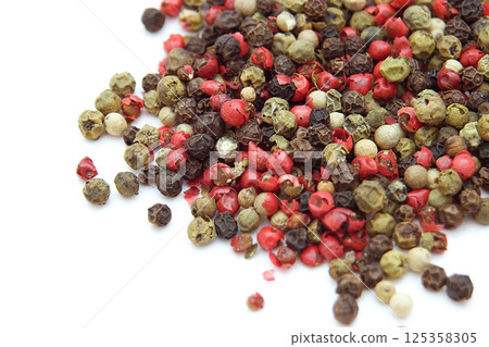 mix of peppercorns mix of peppercorns 125358305
