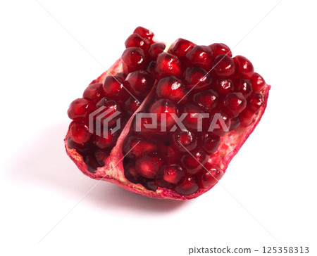 pomegranate 125358313