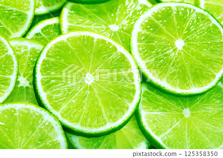 Fresh juicy lime slices 125358350