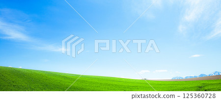 A typical Hokkaido scene in early summer with a fragrant breeze 125360728