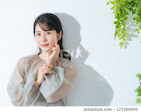 Female beauty portraits, skin care, cosmetics 125360950