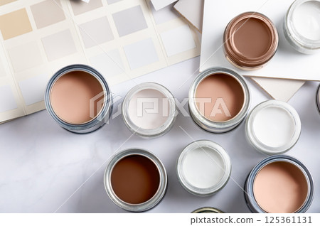 Choosing wall paints 125361131