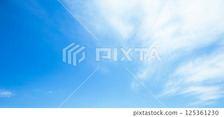 A refreshing breeze in the early summer blue sky A refreshing breeze in the early summer blue sky 125361230