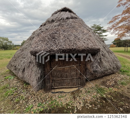 日田錯山王歷史公園的豎穴居屋 125362348