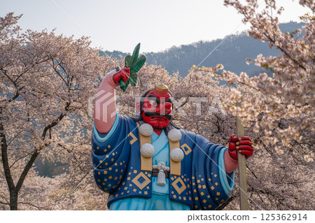 Japan's best Tengu and cherry blossoms: Tokura Kitty Park (Chikuma City, Nagano Prefecture) 125362914
