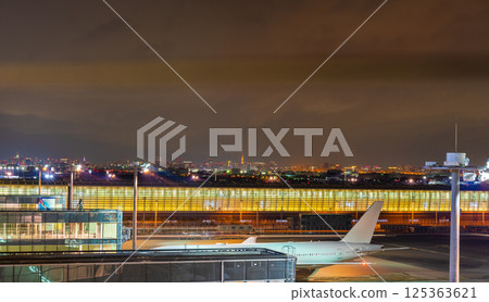 日本東京羽田機場的夜景 125363621