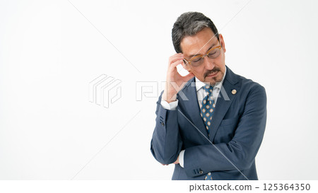 Lawyer worries 125364350
