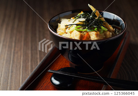 雞肉和牛蒡飯 125366045