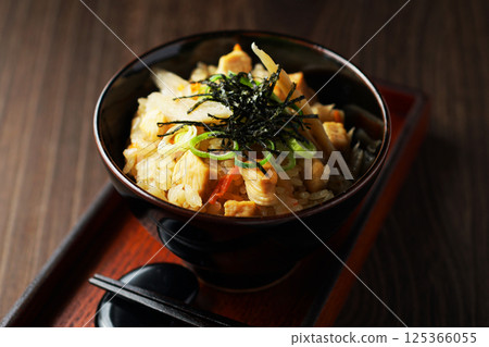 雞肉和牛蒡飯 125366055