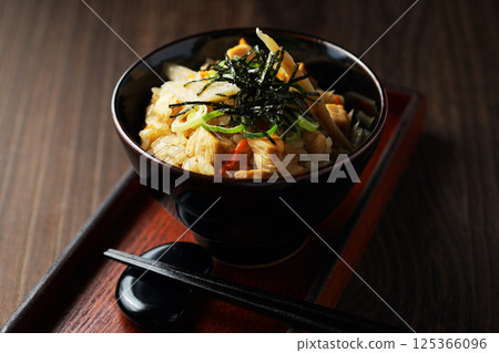 雞肉和牛蒡飯 125366096