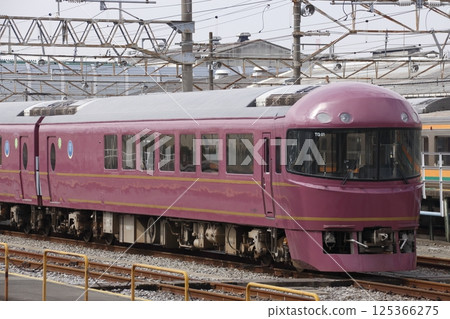 A feast of 485 series trains parked at Shin-Maebashi Electric Railway Depot A feast of 485 series trains parked at Shin-Maebashi Electric Railway Depot 125366275