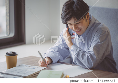 Students studying 125366281