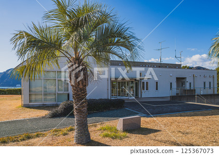 View of the park management building at Hirono Coast Park in Shizuoka City (Shizuoka Prefecture) 125367073