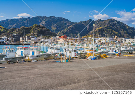 Scenery of Mochimune Port in Shizuoka City (Shizuoka Prefecture) Scenery of Mochimune Port in Shizuoka City (Shizuoka Prefecture) 125367146