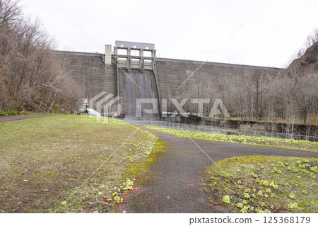 Kanayama Dam seen from below 125368179