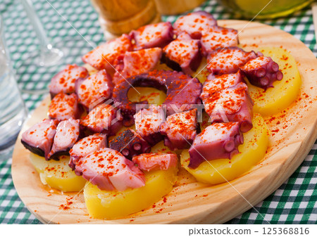 Pulpo a la Gallega Pulpo a la Gallega 125368816