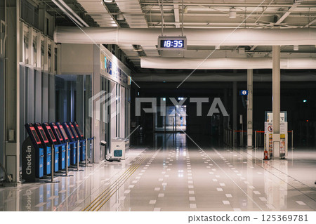 [Kansai International Airport] Scenery inside Terminal 2 125369781