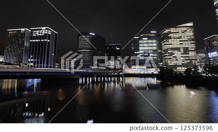 橫濱港未來的夜景 橫濱港未來的夜景 125373596