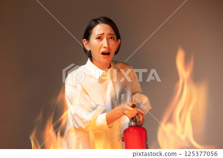 女人滅火器 125377056