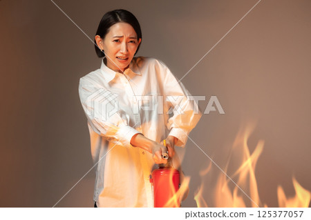 女人滅火器 125377057