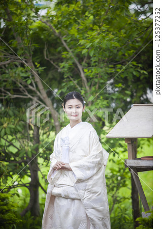 新娘一身純白 新娘一身純白 125377252