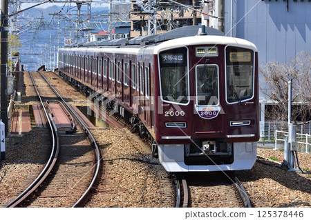 Hankyu Takarazuka Line 2000 series heading to Osaka Umeda 125378446