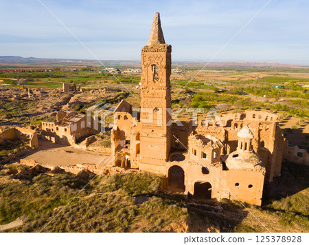 Aerial view of ruins of Belchite Aerial view of ruins of Belchite 125378928