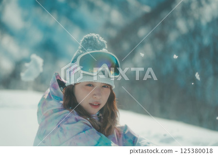 snowboard, snowboarding, female 125380018