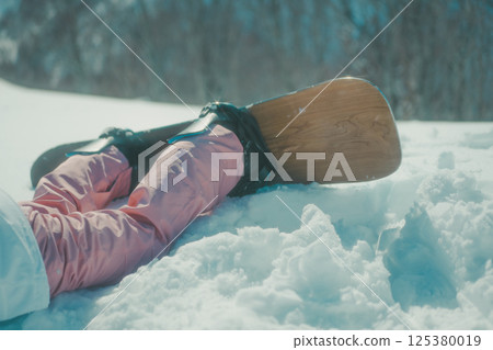 snowboard, snowboarding, female 125380019