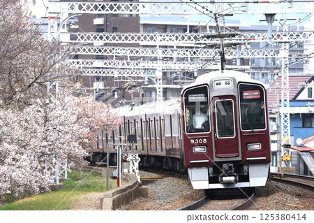 [阪急] 春季9300系特快 (京都線：西京極站) 125380414