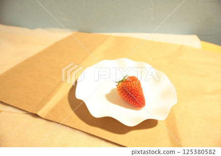 一粒草莓 一粒草莓 125380582