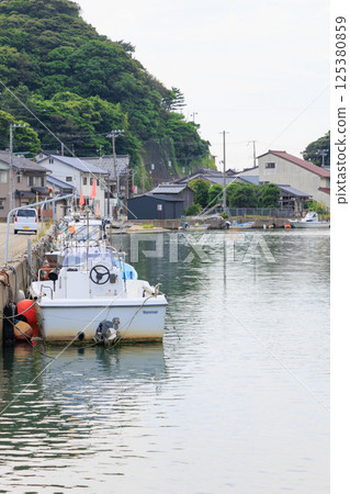 豐岡市津井山週邊的街道和船隻(瀨戶運河) 豐岡市津井山週邊的街道和船隻(瀨戶運河) 125380859